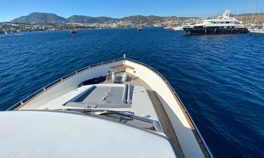 Luxury Motoryacht – 1 e