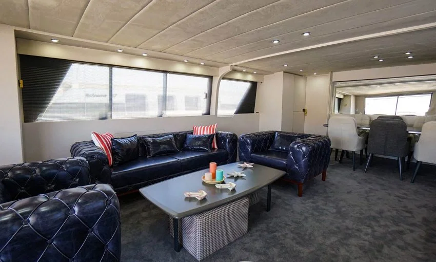 Luxury Motoryacht – 1 g
