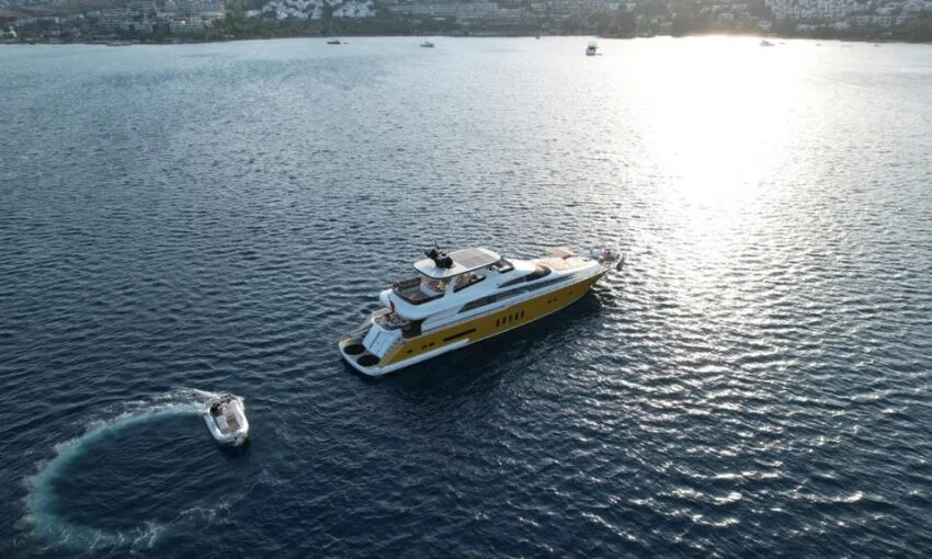Luxury Motoryacht – 2 a