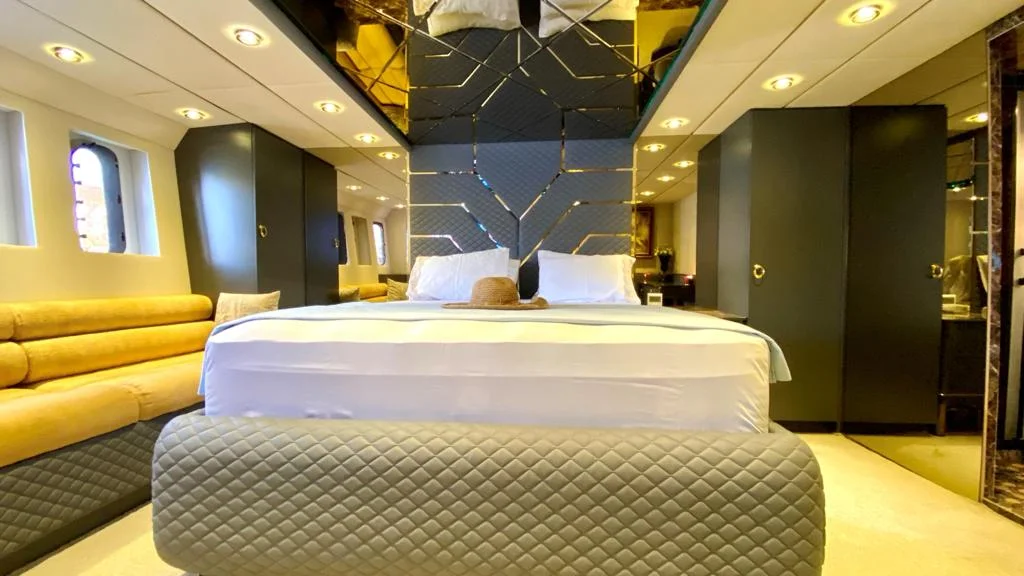 Luxury Motoryacht – 2 d