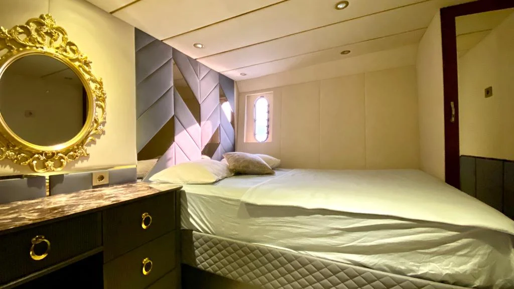 Luxury Motoryacht – 2 g