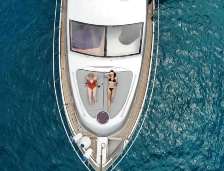 Luxury Motoryacht – 3 b