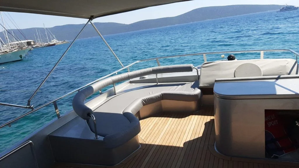Luxury Motoryacht – 3 e