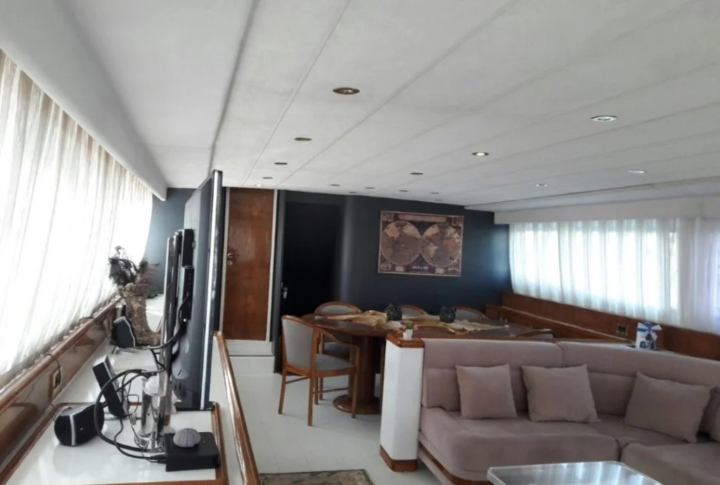 Luxury Motoryacht – 4 f