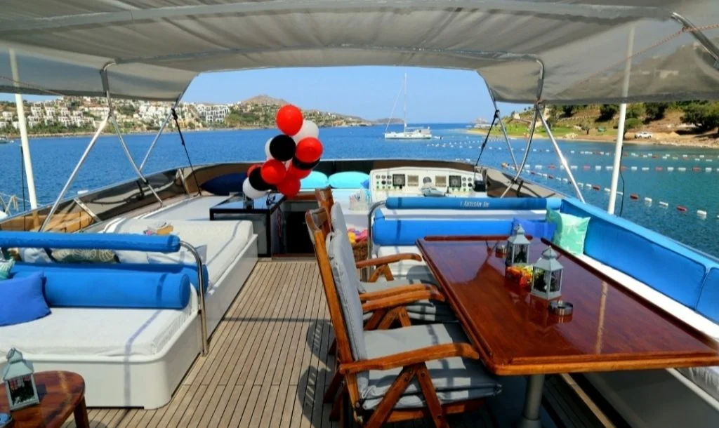 Luxury Motoryacht – 4 g