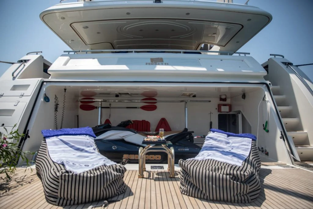 Luxury Motoryacht – 5 c