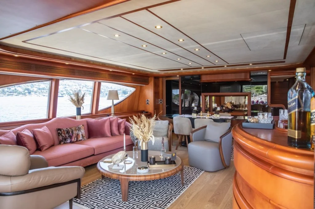 Luxury Motoryacht – 5 g