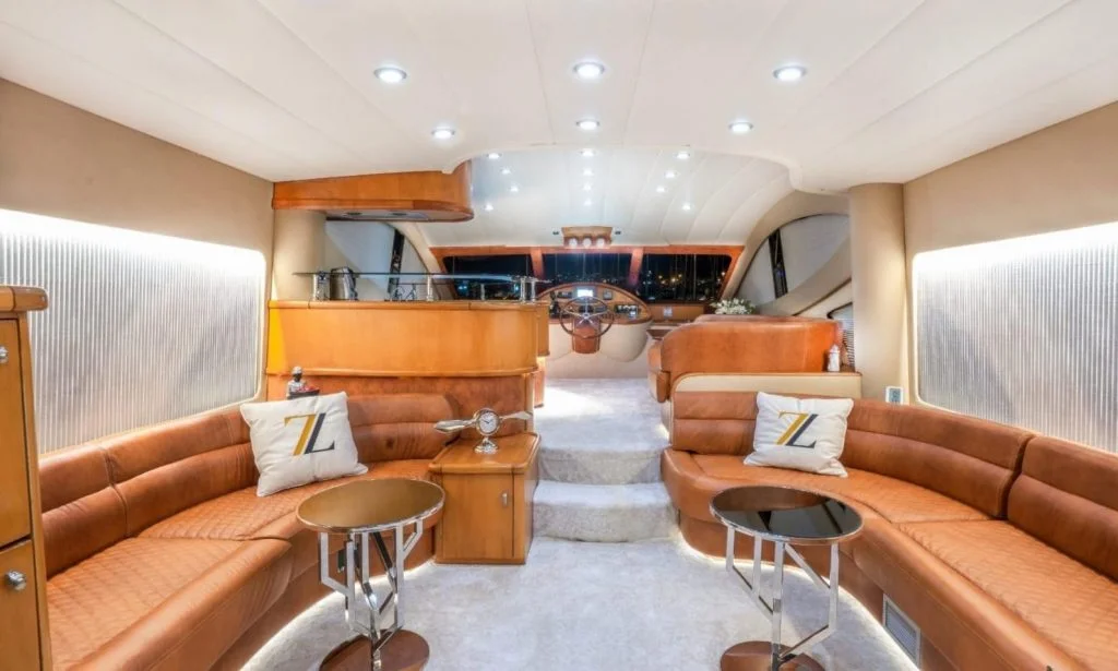 Luxury Motoryacht – 6 j