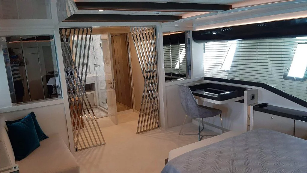 Luxury Motoryacht – 7qaddw