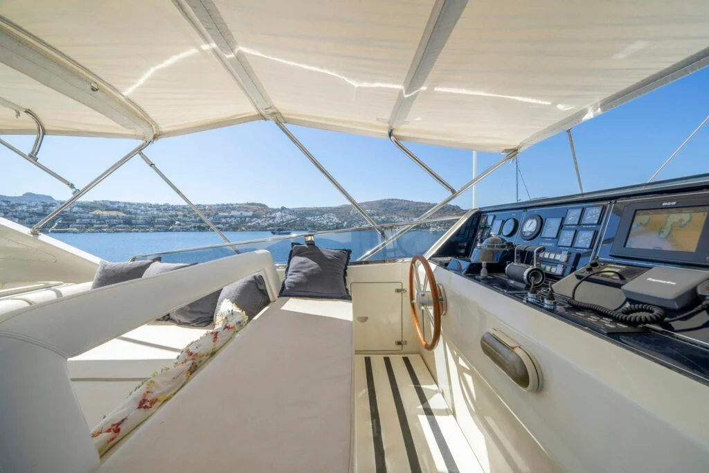 Luxury Motoryacht – 8c