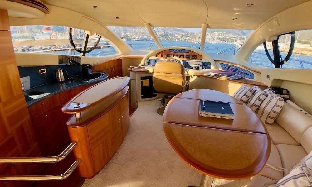Lux Yacht EVOLUTION (3)