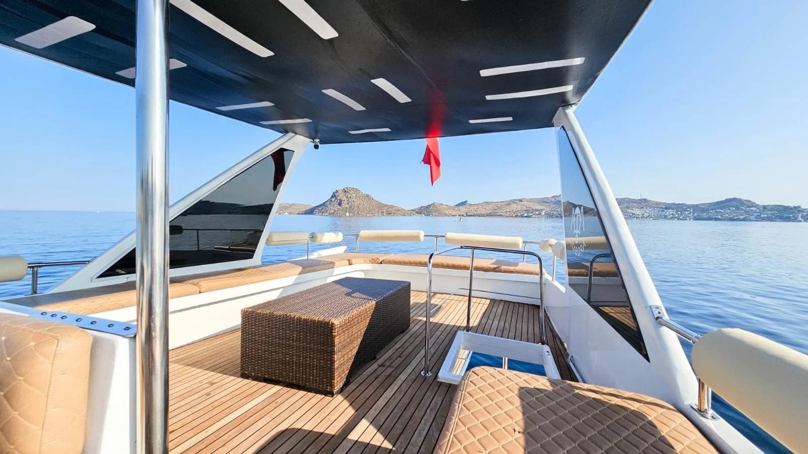 Lux Yacht Pearl (12)