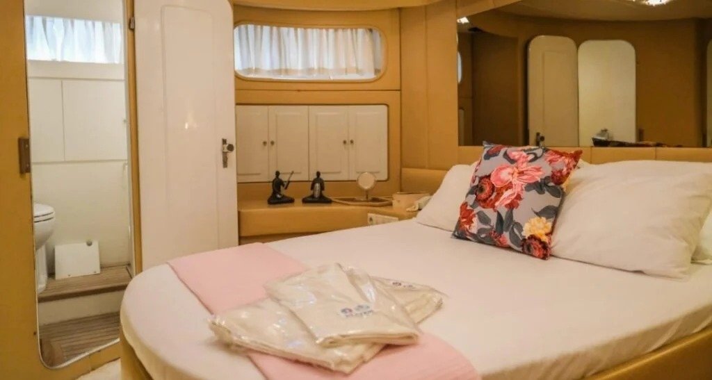 Ultra Lux Yacht 13 (1)