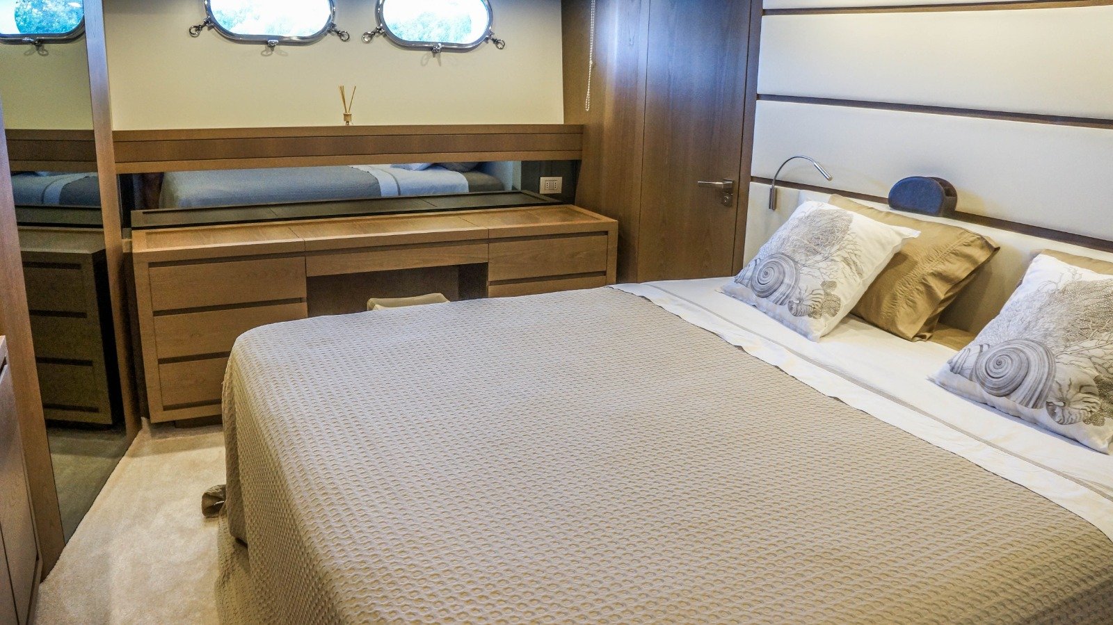 Yacht Northern Escape (2)