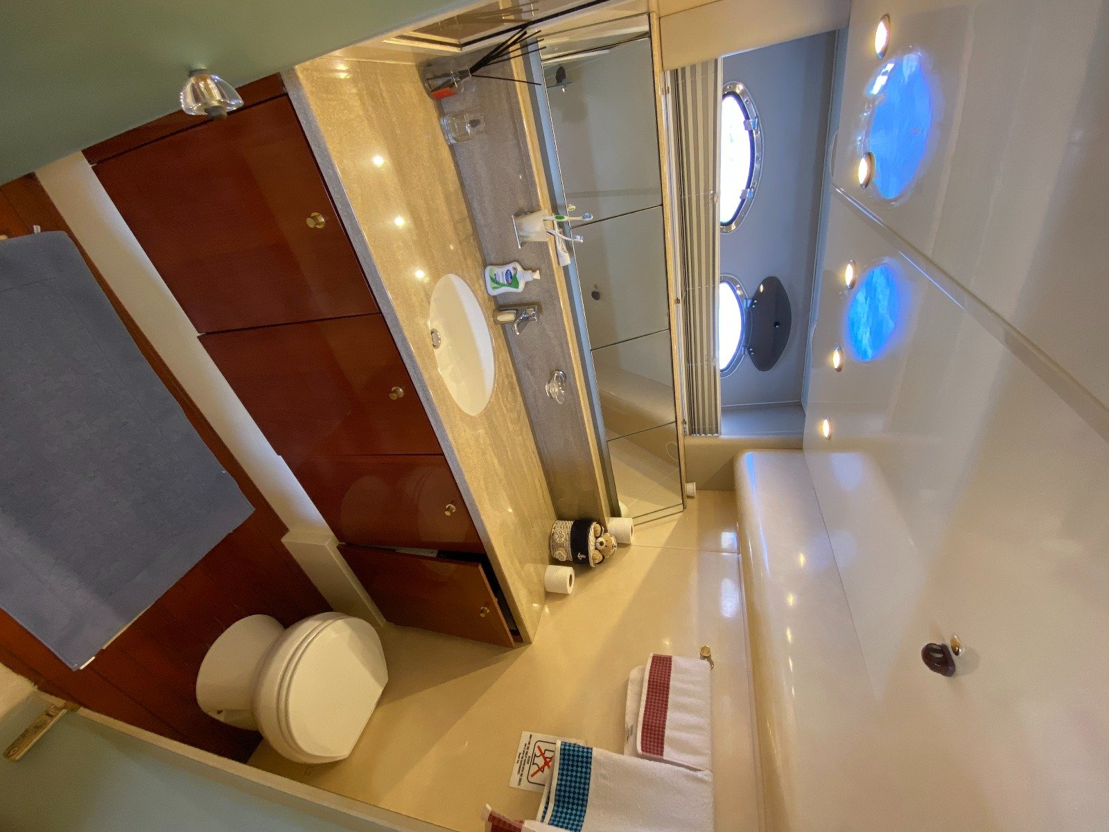 motoryacht Ghost (14)