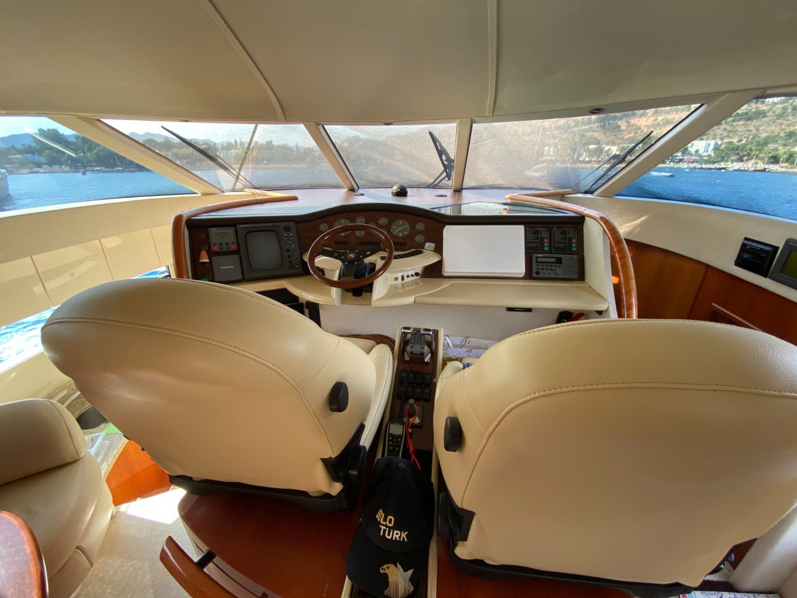 motoryacht Ghost (6)